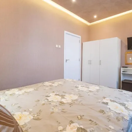 Feel - One Bedroom Next To Russian Square * Szófia