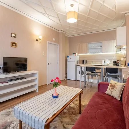 Feel - One Bedroom Next To Russian Square *