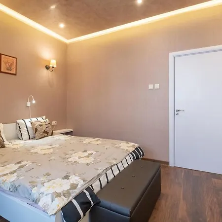 Feel - One Bedroom Next To Russian Square Sofía