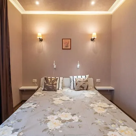 Feel - One Bedroom Next To Russian Square Apartament